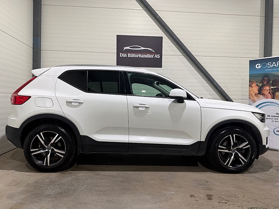Volvo XC40 8 of 30