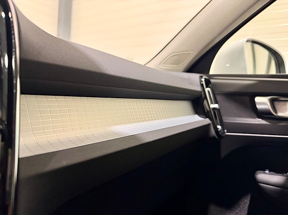 Volvo XC40 30 of 30