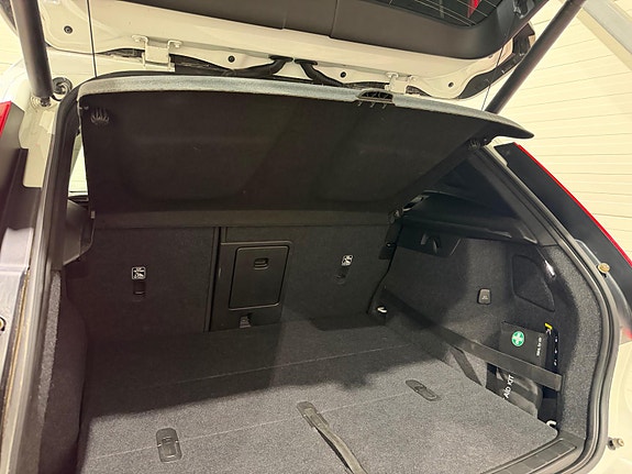 Volvo XC40 17 of 30