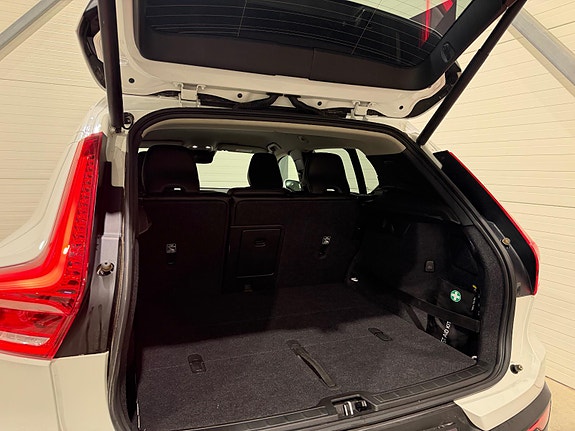 Volvo XC40 14 of 30