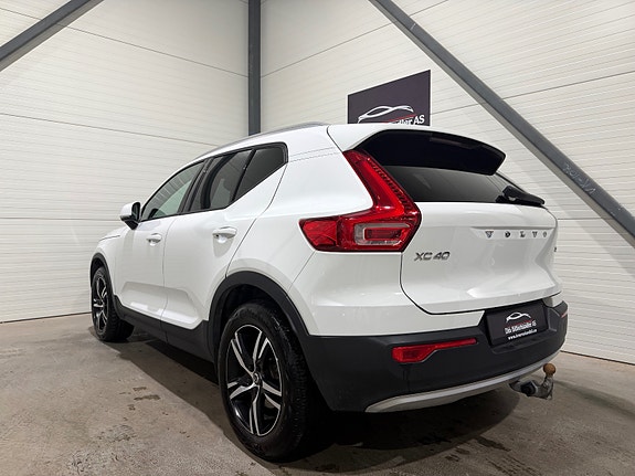 Volvo XC40 11 of 30