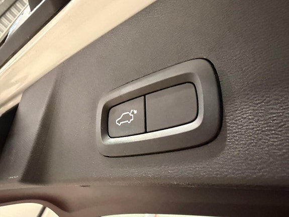 Volvo XC40 15 of 30