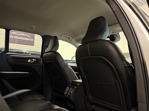 Volvo XC40 19 of 30