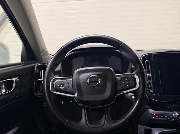 Volvo XC40 21 of 30