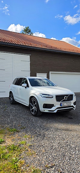 Volvo XC90 3 of 5