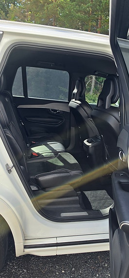Volvo XC90 8 of 11