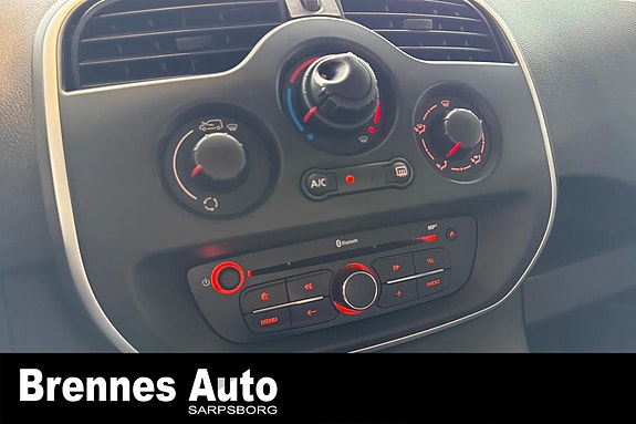Nissan NV250 18 of 19