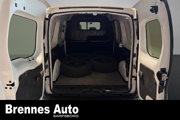 Nissan NV250 17 of 19