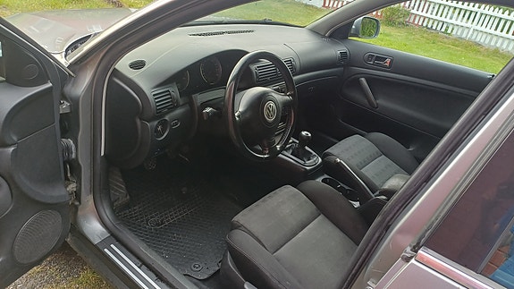 Volkswagen Passat 20 of 29