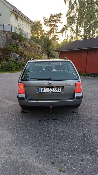 Volkswagen Passat 5 of 29