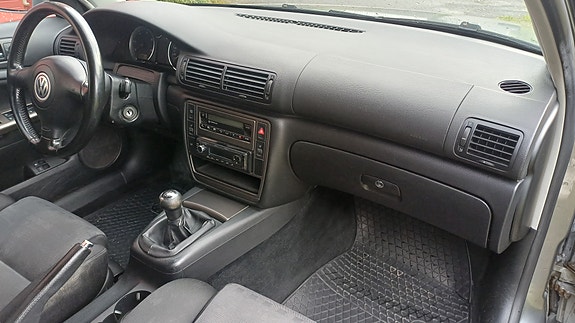 Volkswagen Passat 25 of 29