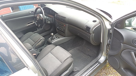 Volkswagen Passat 27 of 29