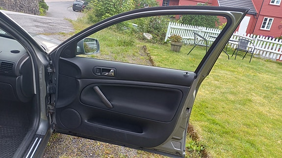 Volkswagen Passat 28 of 29