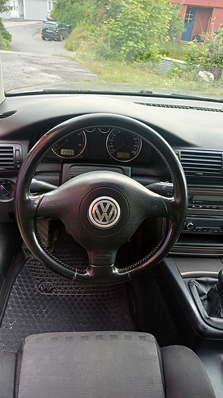 Volkswagen Passat 15 of 29