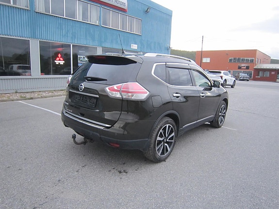 Nissan X-Trail 3 of 8