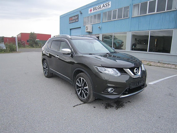 Nissan X-Trail 2 of 8