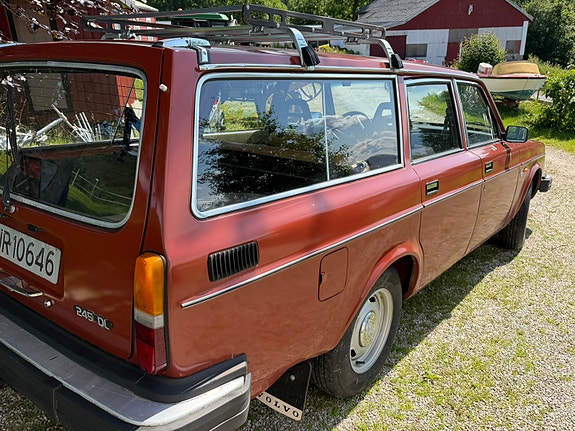 Volvo 240 4 of 5