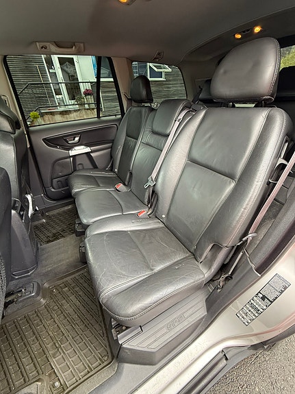 Volvo XC90 11 of 18