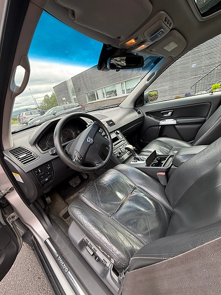 Volvo XC90 15 of 18
