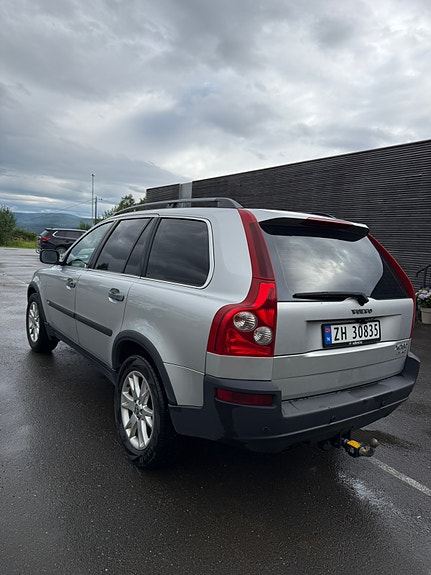 Volvo XC90 3 of 18