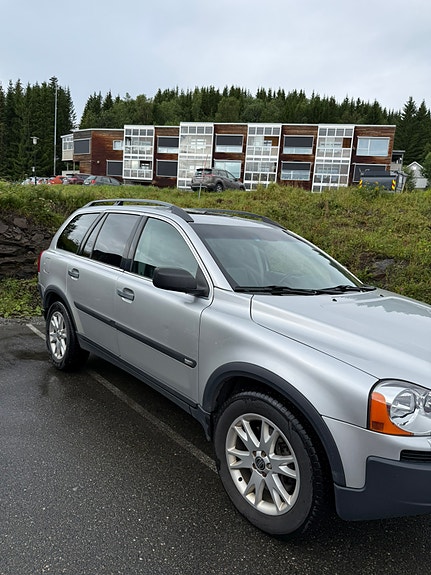 Volvo XC90 6 of 18