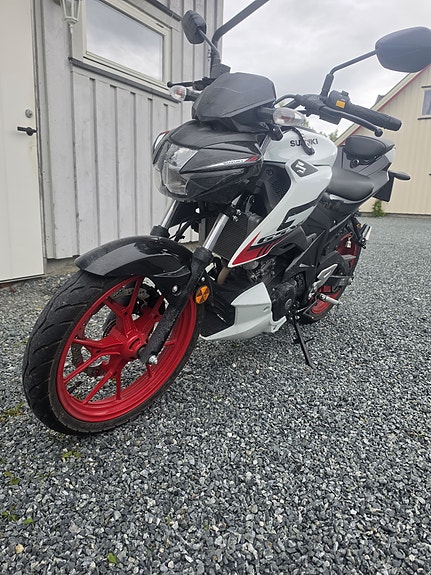 Suzuki GSX-S 125 3 of 7