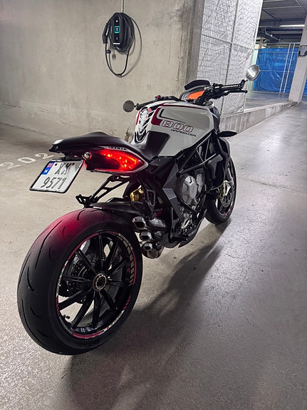 MV Agusta Brutale 800 Dragster 5 of 21