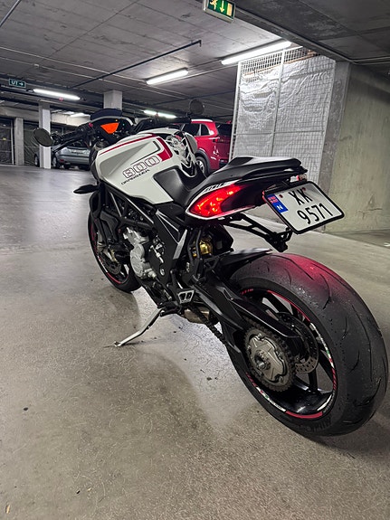 MV Agusta Brutale 800 Dragster 7 of 21