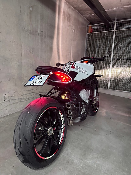 MV Agusta Brutale 800 Dragster 4 of 21