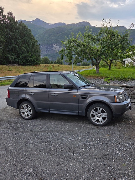 Land Rover Range Rover 2 of 12