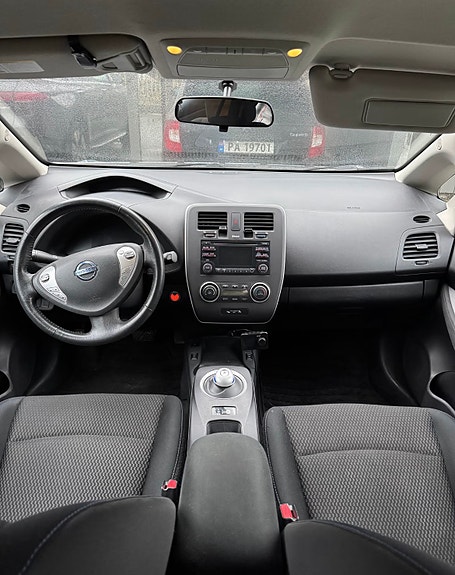 Nissan Leaf 5 of 5