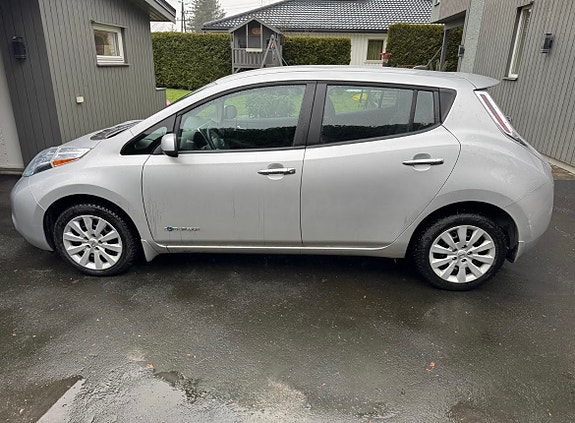 Nissan Leaf 2 of 5