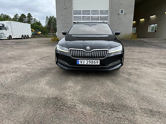 Skoda Superb 2 of 30
