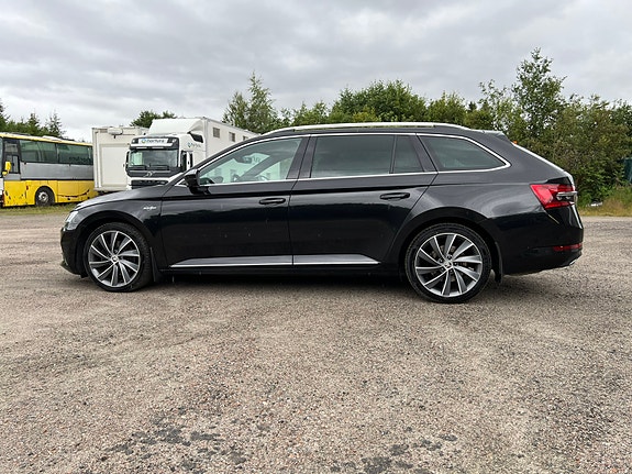 Skoda Superb 8 of 30