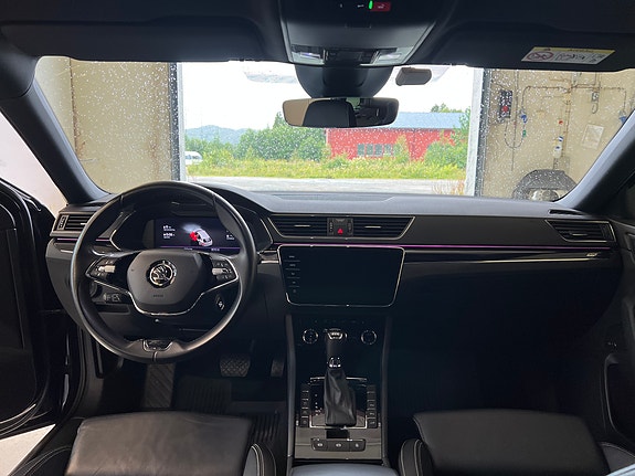 Skoda Superb 13 of 30