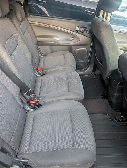 Ford S-MAX 7 of 8