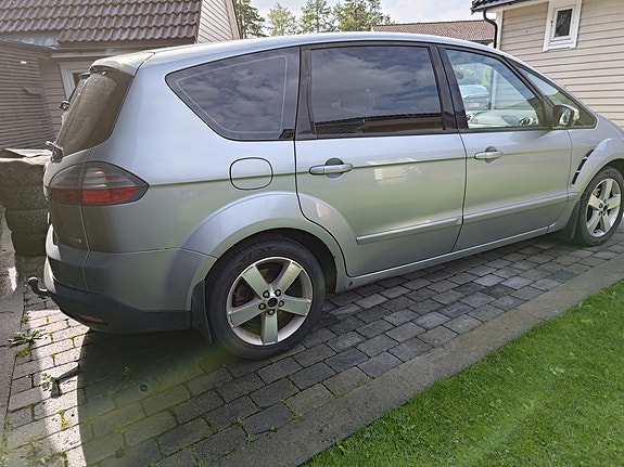 Ford S-MAX 4 of 8