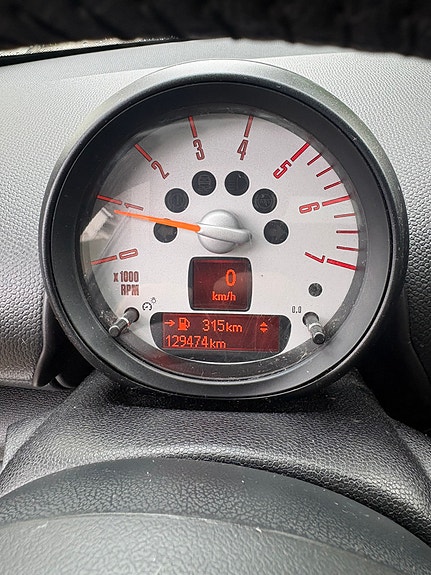 MINI Countryman Cooper D 8 of 19