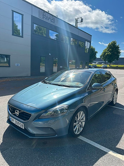 Volvo V40 3 of 29