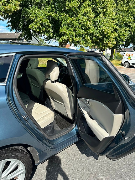 Volvo V40 13 of 29