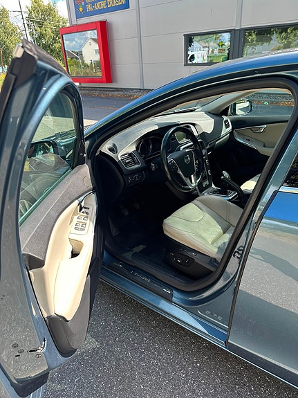 Volvo V40 7 of 29