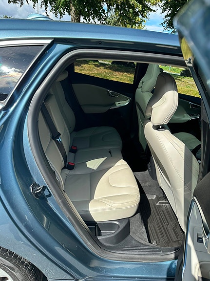 Volvo V40 14 of 29