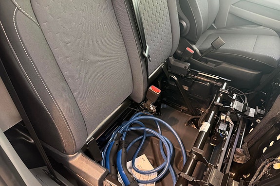 Ford E-Transit Custom 320S 18 of 24