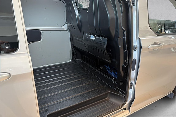Ford E-Transit Custom 320S 15 of 24