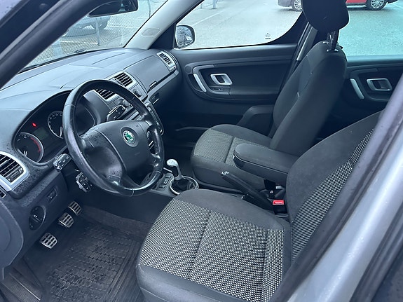 Skoda Roomster 7 of 9