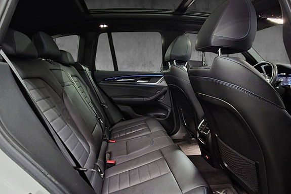BMW iX3 18 of 30