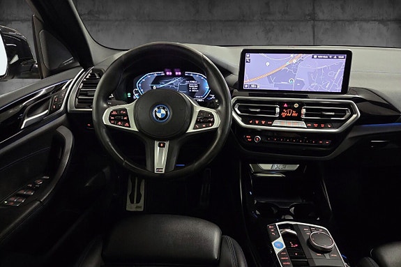 BMW iX3 13 of 30