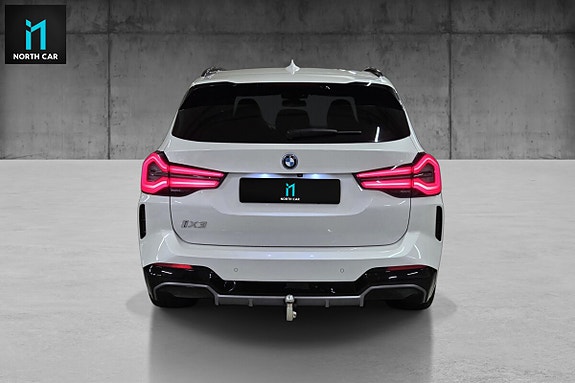 BMW iX3 6 of 30