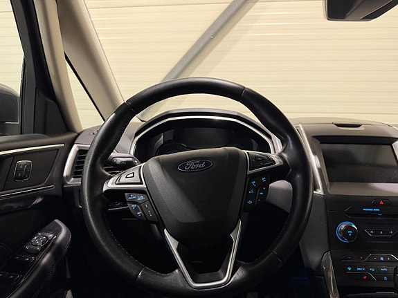 Ford S-MAX 18 of 30