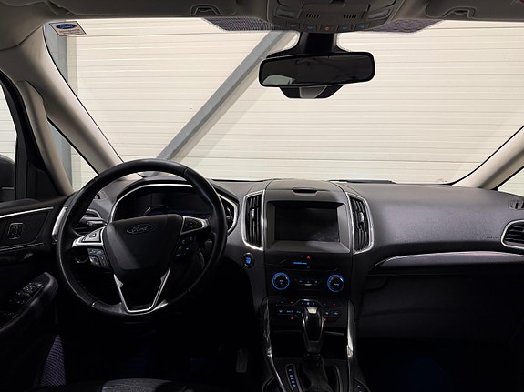 Ford S-MAX 17 of 30
